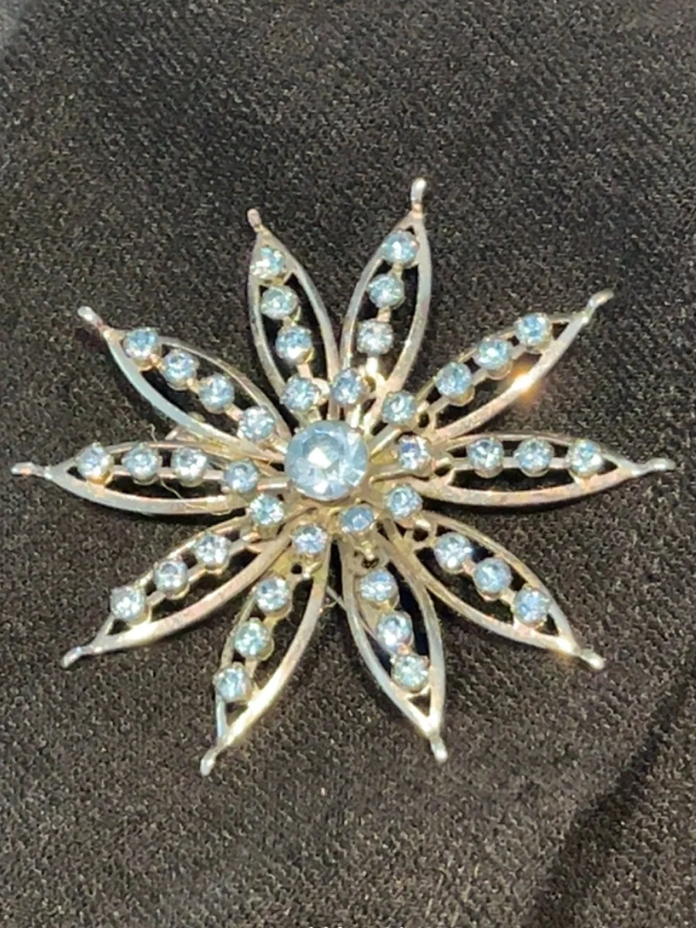 Vintage Blue Rhinestone Starburst Snowflake Brooch Silver Tone Floral Pin 4”